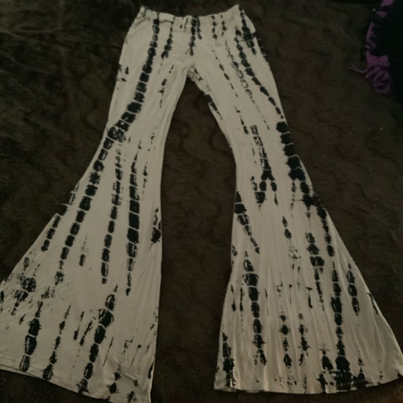 SKINNY TO FLARE ๐ฅฐ BOHO HIPPIE PANTS~BLACK & CREAM - Picture 1 of 1